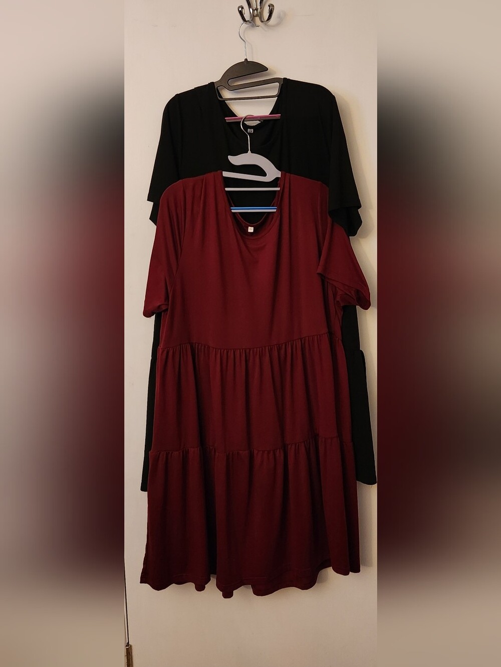 Women's Tiered Short-Sleeve Dress - Burgundy and Black Lot 2x 18/20